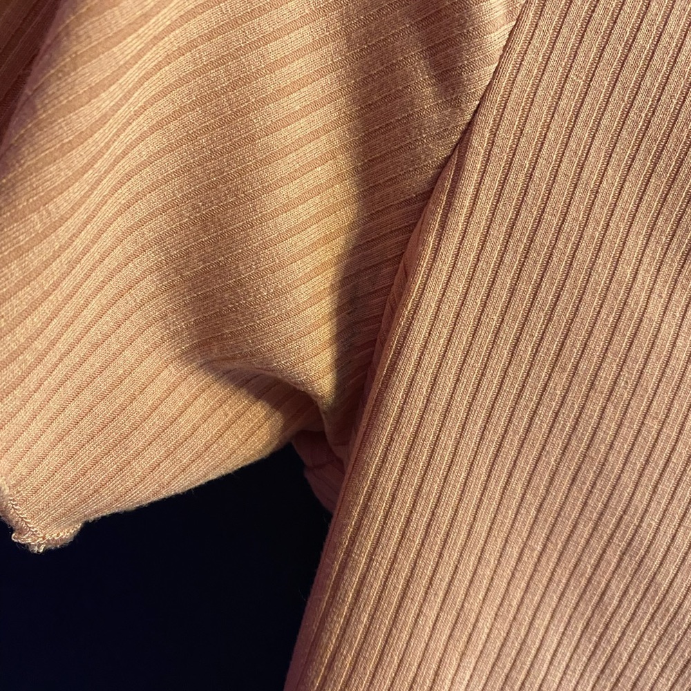 Pink cropped tee - Picture 3 of 3